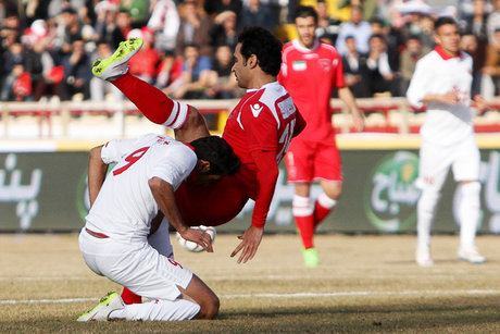 تساوی پرسپولیس و پدیده در نیمه نخست