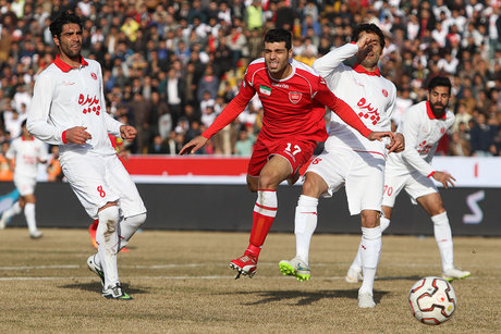 طارمی: باید مراقب حاشیه‌سازی‌ها باشیم/ باخت به تراکتور را جبران می‌کنیم