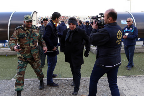 دفاع قلعه‌نویی از کرار و انتقاد از حضور مدیران "نظامی" در فوتبال