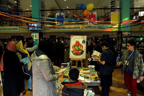 لاک‌پشت‌های پرنده طلایی و نقره‌ای اهدا شدند 