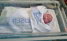 تولد نخستین کودک عاری از بیماری ارثی با روش جدید لقاح خارج رحمی