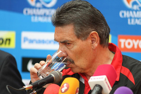 اولیویرا به نشست خبری بازی با سپاهان نرفت