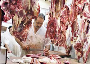 قصابی‌ها گوشت را گران می‌فروشند
