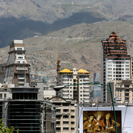 توزیع یک جعبه شیرینی متنوع در تهران