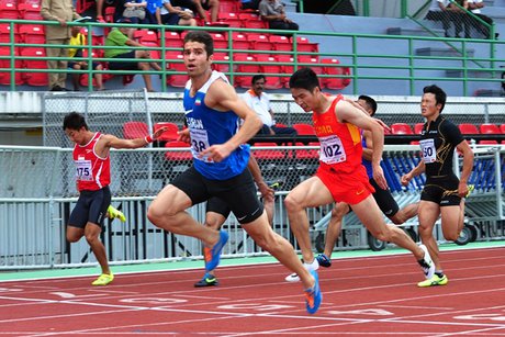 ملی‌پوش دوومیدانی 3 طلای خود را به موزه آستان قدس اهدا کرد