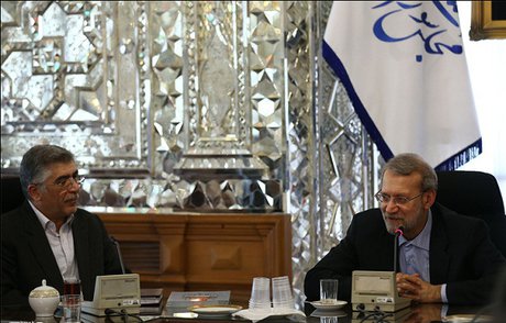 لاریجانی: مدیران استفاده از تولیدات داخلی را مجاهدت خود بدانند