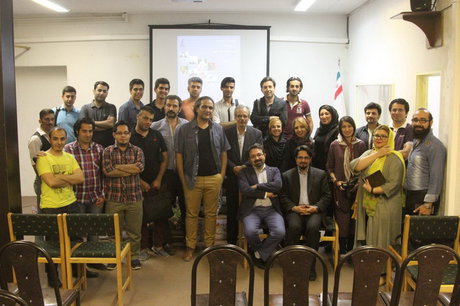 ترانه‌ی بیمار، بازتاب جامعه است 