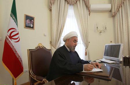 روحانی رییس هیات عامل صندوق توسعه ملی را منصوب کرد