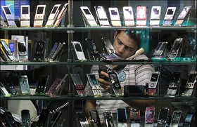 قاچاق 6100 میلیارد تومانی تلفن همراه در کشور/ 78 درصد گوشی‌های بازار قاچاق است