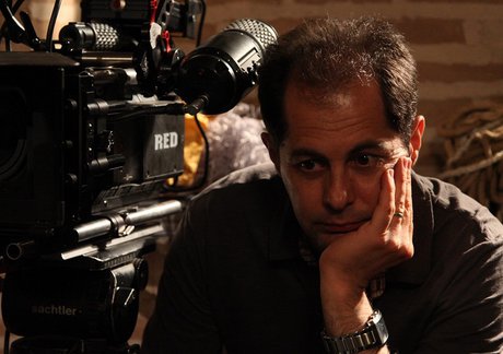 نمایش پرتره خواننده تاجیکی در تهران