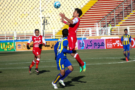 بارش شدید باران بازی تراکتور - پدیده را متوقف کرد