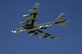 قدرت‌نمایی آمریکا به پیونگ یانگ با پرواز بمب‌افکن B-52 برفراز شبه جزیره کره