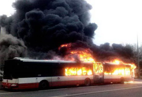 آتش‌سوزی اتوبوسها در پراگ