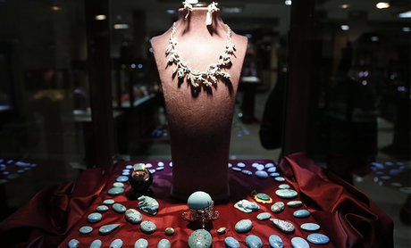 بزرگ‌ترین فیروزه عجم جهان در همدان رونمایی شد