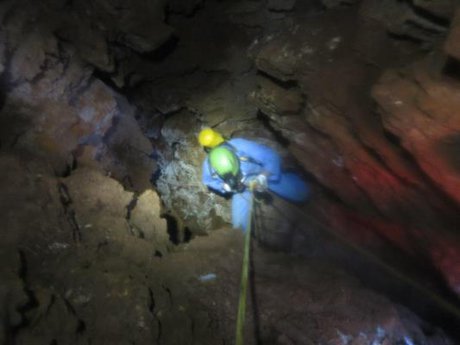شناسایی‌ غار طبیعی در خانه یکی از اهالی "برزک" کاشان