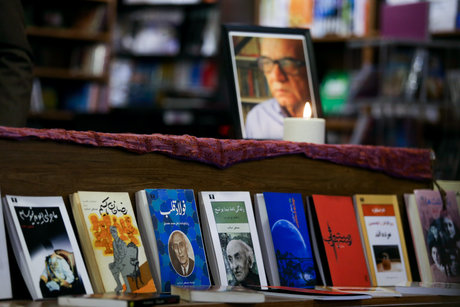 مصطفی اسلامیه عمری را برای ارتقای فرهنگی صرف کرد