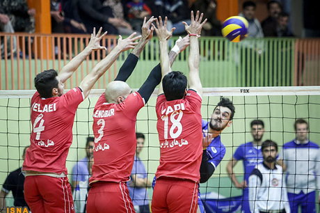 آهنگری: قانون در والیبال فقط برای یک عده اجرا می‌شود