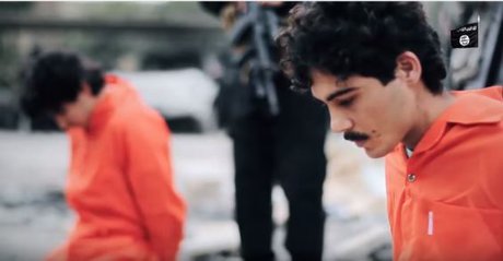 اعدام هولناک 8 عراقی توسط داعش + تصاویر