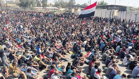 تظاهرات ده ها هزار نفری حامیان صدر در عراق