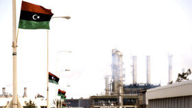 کاهش چشمگیر تولیدات نفت لیبی در پی تعطیلی بنادر نفتی