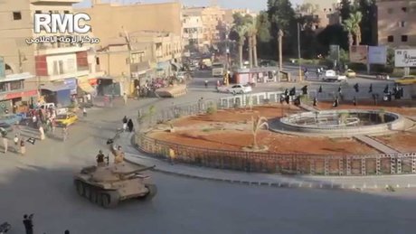 احتمال حمله کردها به "پایتخت" داعش/ آمریکا: غیرنظامیان رقه را خالی کنند