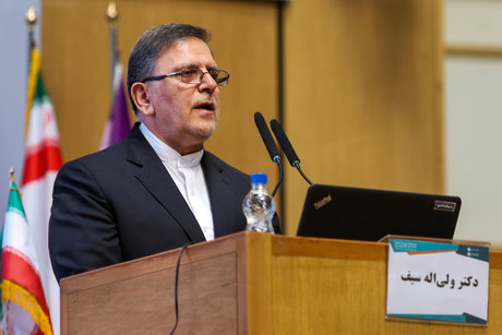 نظر سیف درباره کاهش سود بانکی و دارایی 2 میلیارد دلاری