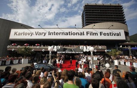 جشنواره فیلم "کارلووی واری" به تعویق افتاد