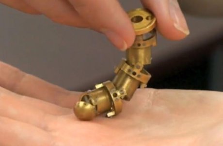 ربات‌های کرم‌مانندی که تومورهای مغزی را می‌مکند