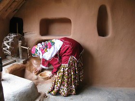 نگاهی به مراسم"گِل‌ هاکُنی" در مُجن شاهرود