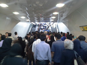نصب پله برقی های ایرانی در مترو