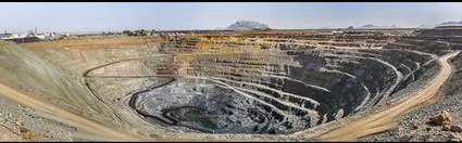 تسریع در ابلاغ توقف خصوصی‌سازی سنگ آهن بافق یک ضرورت