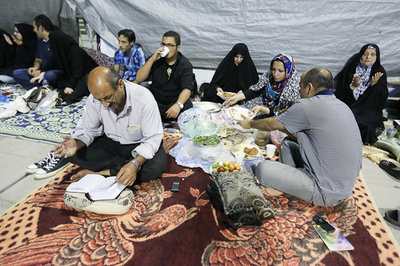 صله‌رحم در ماه‌رمضان بسیاری از مشکلات را حل می‌کند