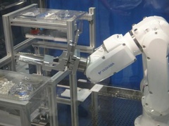 ربات آزمایشگاهی با قابلیت مراقبت همزمان از 30 هزار موش!