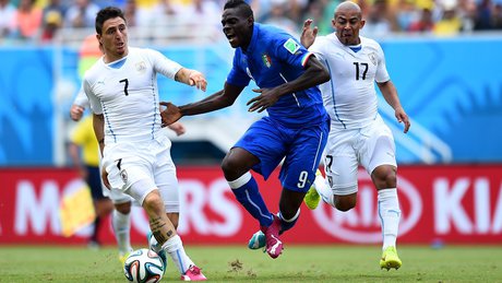 تساوی بدون گل در پایان نیمه نخست بازی‌های گروه D