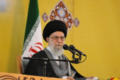 رهبر معظم انقلاب: جمهوری اسلامی مانند شیر از حقوق ملت ایران دفاع می‌کند