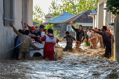 آبگرفتگی معابر، مادر و کودکي را قربانی كرد