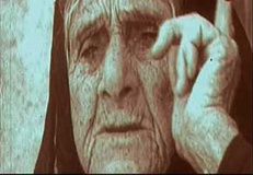 من‌ "خيري" زن‌ رئيس‌علي‌ دلواري‌ هستم