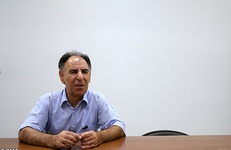 صالح حسيني پس از دو سال يك مقاله ترجمه كرد! 