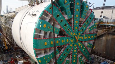 نگاهی به درون بزرگ‌ترین ماشین حفاری تونل جهان+تصاویر