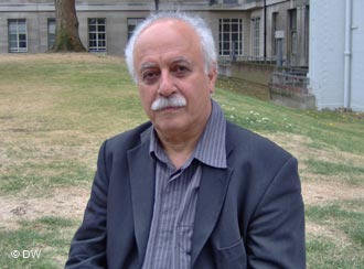 نظر داریوش آشوری درباره واژه‌سازی فارسی 