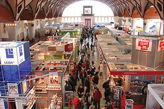 برپایی بزرگترین نمایشگاه کتاب با حضور نویسندگان مشهور

