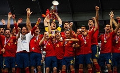 اسپانيا با چهار گل سومين جام را به خانه برد