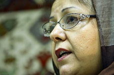 مجموعه‌ی شعر تازه‌ی بنفشه حجازی در نمایشگاه کتاب