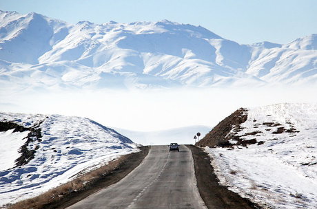 گردنه حیران در محاصره برف و کولاک