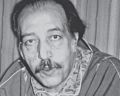 تو دزدی می‌کن و در کیسه انداز!