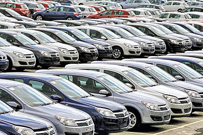 کاهش ۷۰۰ هزار تومانی قیمت برخی خودروها در بازار
