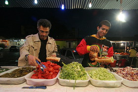 اغذیه فروشان فاقد مجوز جمع می‌شوند