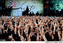 مداحان علاقه‌شان به سیاست را خارج از مراسم امام حسین(ع) دنبال کنند