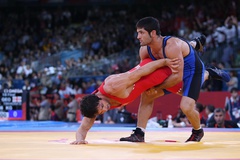 قاسم رضايي هم طلايي شد/ كشتي فرنگي قهرمان المپيك شد