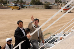 رییس جمهور در جمع مردم حاجی آباد